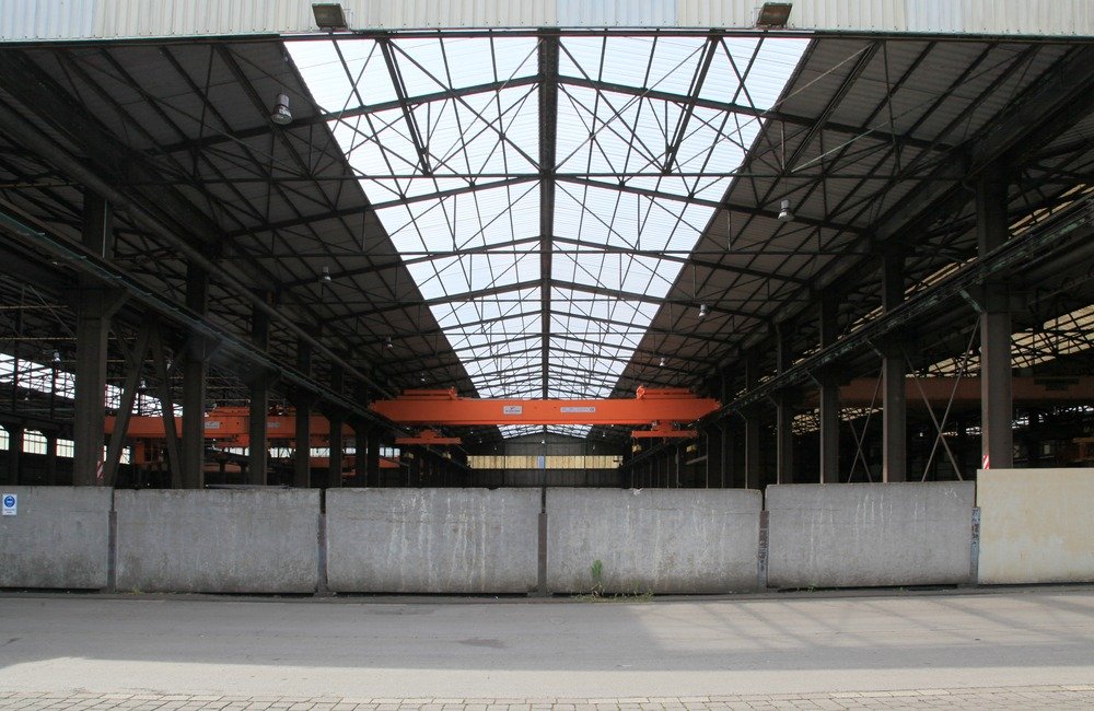 SEN Class D Heavy Duty Double Girder Cranes in Steel Warehouse