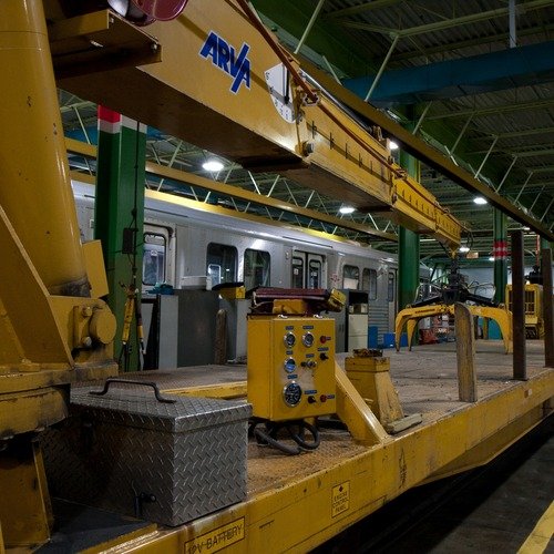 SEN Overhead Cranes for Heavy Equipment Repair Facilities